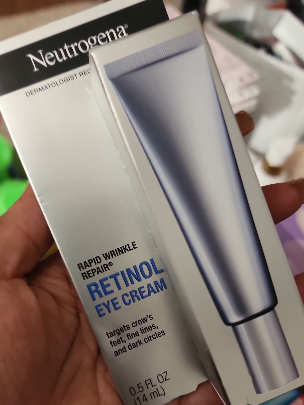 Neutrogena Retinol Eye Cream - Silver & Blue Tube